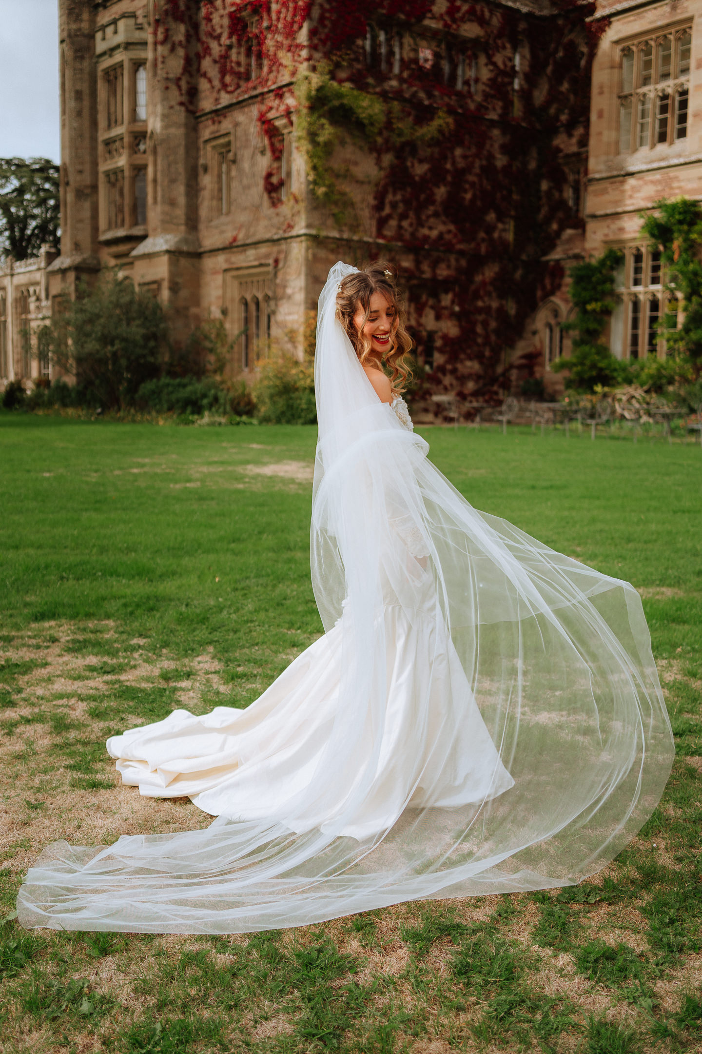 HAMPTON COURT CASTLE HEREFORDSHIRE WEDDING PHOTOGRAPHY 019 HAMPTON COURT CASTLE HEREFORDSHIRE WEDDING PHOTOGRAPHY 019